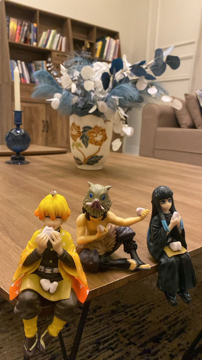 slvuii's tweet photo. 🖤🖤🖤 https://t.co/VQmZxGiIKX