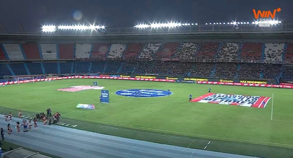 Estos se estaban quejando ayer porque Nacional metió 24.000 espectadores contra Boyacá Chicó.

Ellos en el debut de Muriel, viniendo de ser campeones: