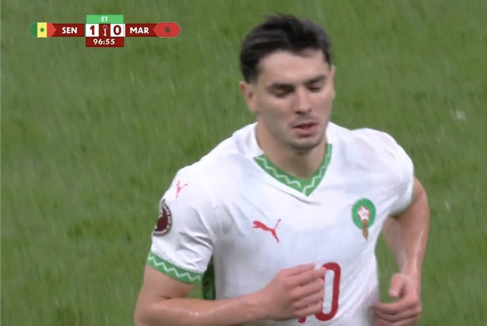 alyess2's tweet photo. Franchement Díaz, on aurait dû te mettre du scotch sur la bouche 😶 au moment de la faute du Sénégal le Maroc était en position de force, toujours à égalité, au lieu de faire la victime #MARSEN #CAN2025 https://t.co/zzyNzLlLMu