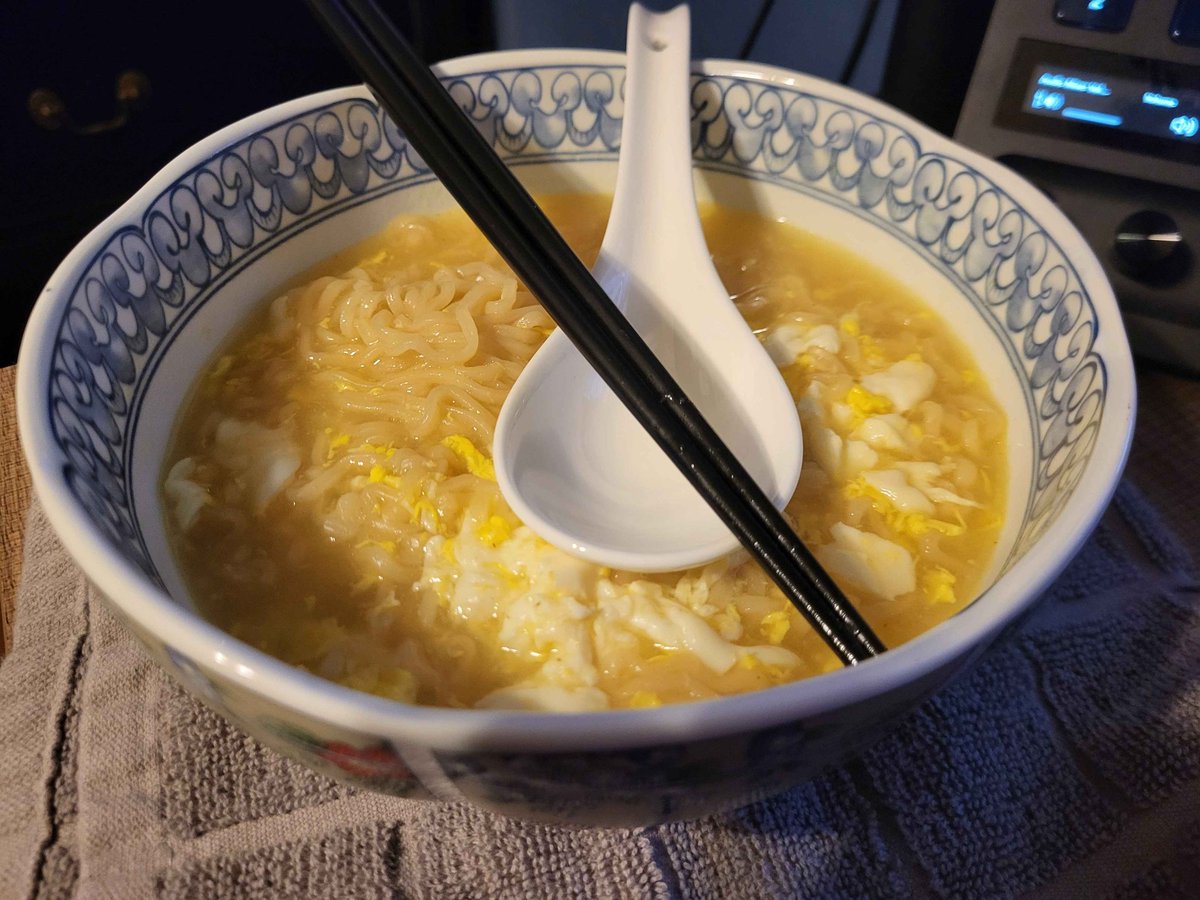 SunouKitsune's tweet photo. My family remembered I'm a weeb and bought me a ramen bowl https://t.co/QmVwKk8iaZ