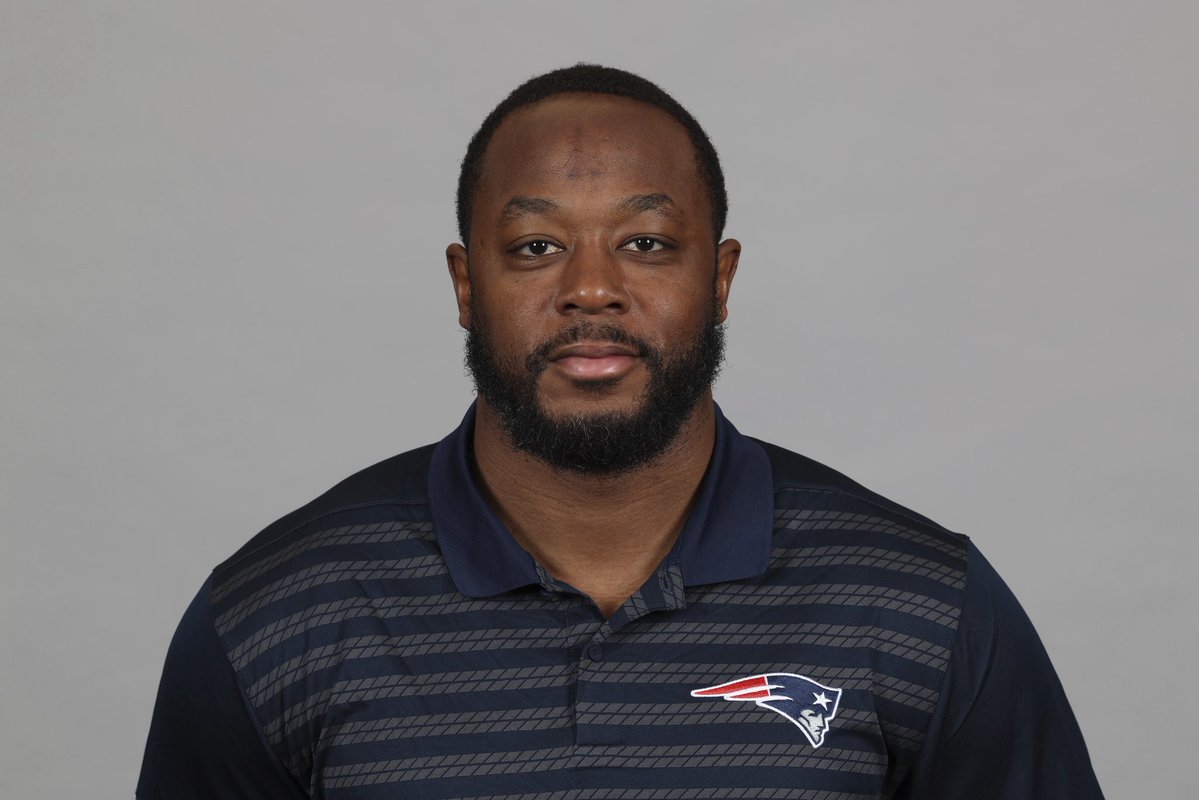 RapSheet's tweet image. #Patriots passing game coordinator Thomas Brown, who is a HC candidate with the #AZCardinals, is expected to interview for the #Chargers OC job, source said. 

Brown had worked with Sean McVay and Mike Vrabel, helping NE be the third-ranked passing offense.