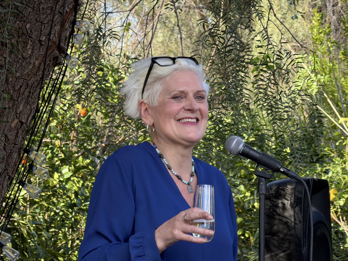 carlocavagna's tweet photo. Congratulations @lynnfergy on the publication of her new book NOTES FROM THE VALLEY, Vol. 3 and a fun reading at Valley Hive in Chatsworth! Lynn has a unique voice and perspective that I’ll never get enough of. https://t.co/ittY8HD2uH