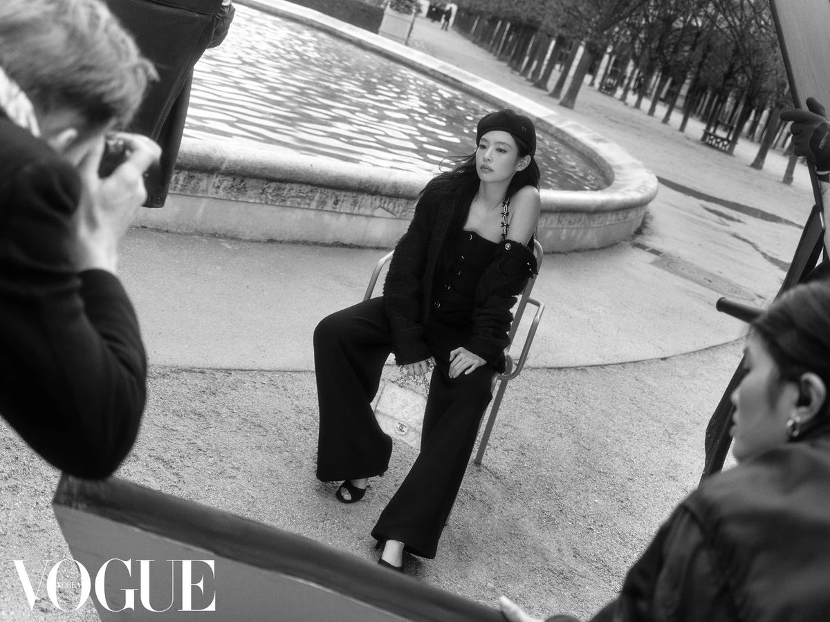 jeniusrubyy's tweet photo. “I hope that one day, all women in the world will be able to chase their dreams and express themselves freely.”

-JENNIE https://t.co/aqU4lO5tqZ