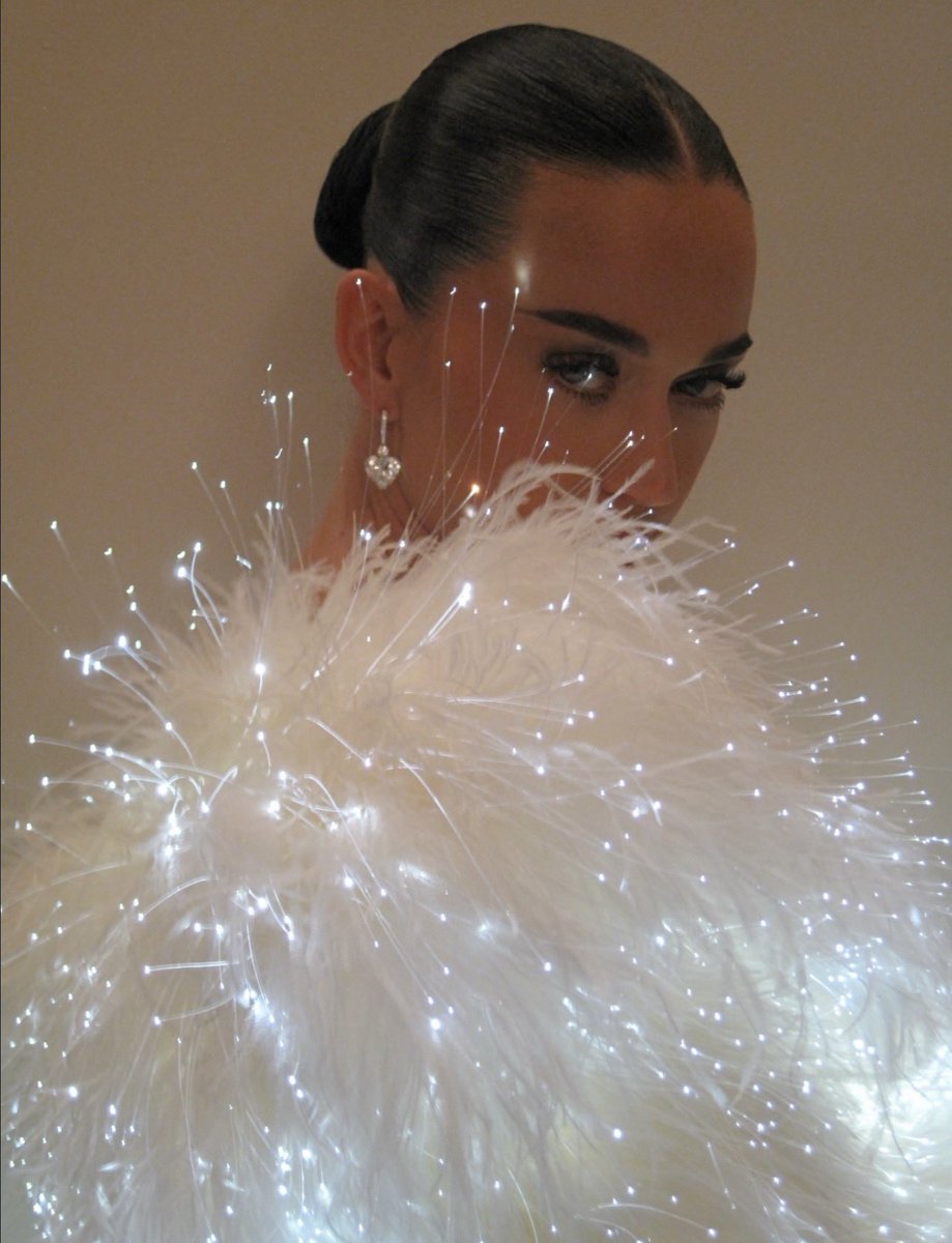 Katy Perry Access tweet media