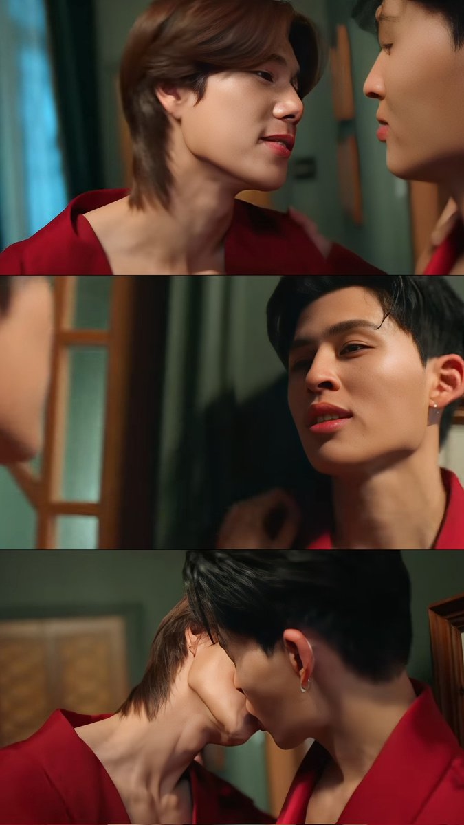 Kuki_PPW_3's tweet image. T: Even though I am very kind and love you very much, I still have my wolf tattoo❤️‍🔥

( Look at Peachayarat's face, he also has a wolf tattoo,he just didn't show it to us,im telling you🥵) 

#MeAndTheeSeriesAfterParty #ปอนด์ภูวินทร์