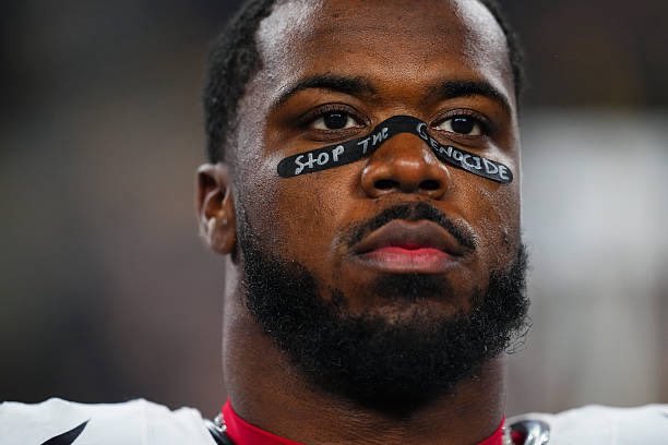 PopBase's tweet image. Houston Texans linebacker Azeez Al-Shaair has reportedly been fined $11,593 for wearing eye black with the message “stop the genocide.”

(espn.com/nfl/story/_/id…)