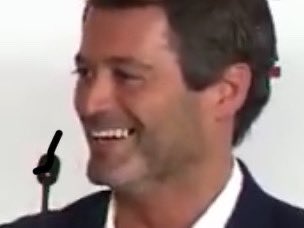 harrisdepina's tweet photo. Ventura colocou o dente que faltava para poder mentir com mais um. https://t.co/U32XhsfXtn