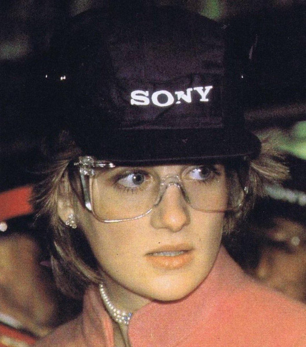 Obsolete Sony tweet media