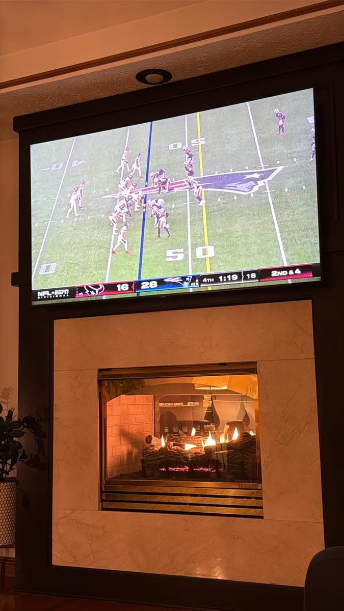 They say football was meant to be played in the elements, but snow at Foxboro and negative windchills and 30mph winds at Soldier Field? I’m good here on my couch (where my disappointing <a href="/Colts/">Indianapolis Colts</a> left me for another postseason). My football elements are a controlled 70 and cozy.