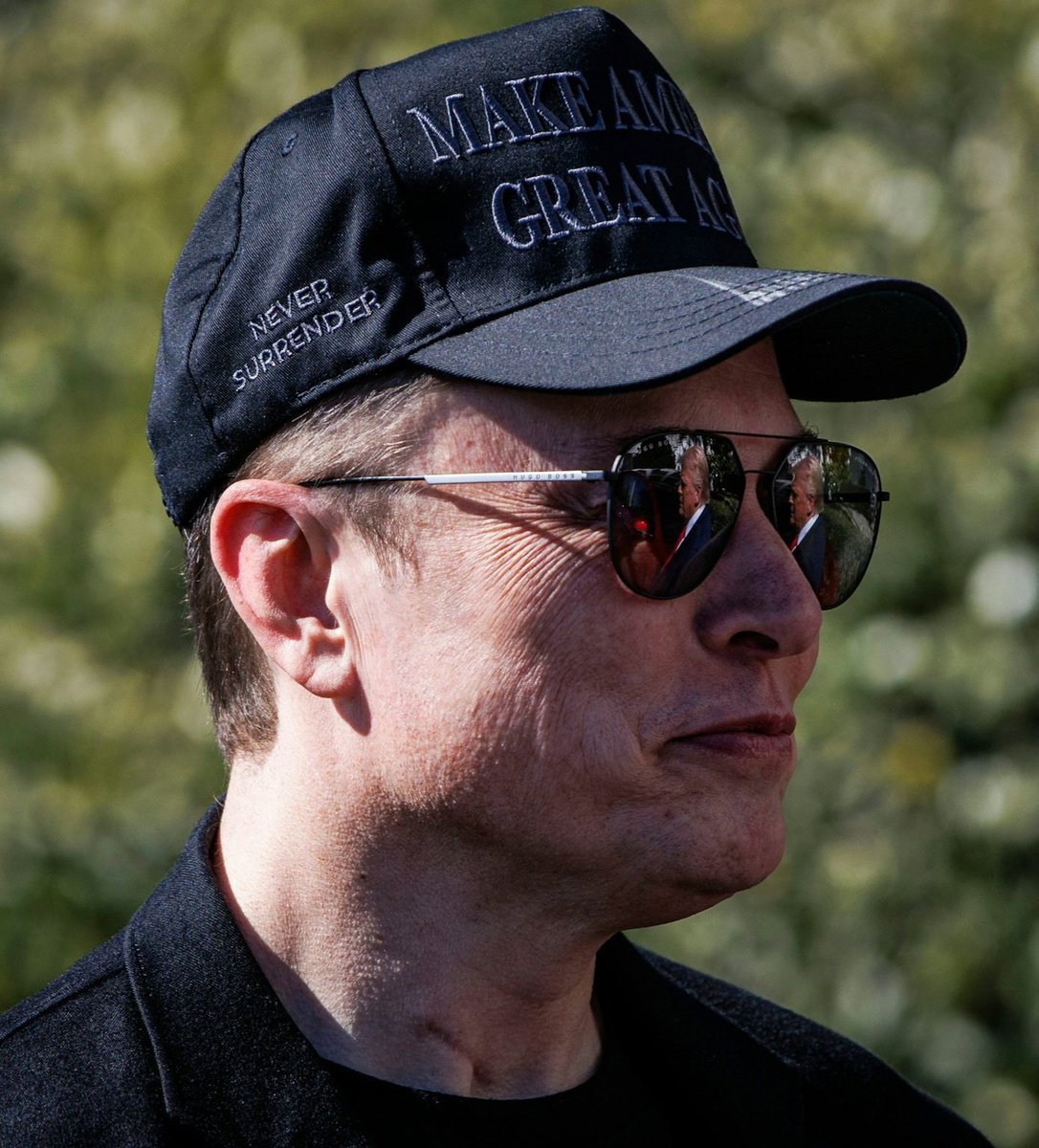 ElonMusk_LordX's tweet image. Success exposes fake friends a lot faster than failure.

Do you agree with me ? 

A.Yes 
B. No