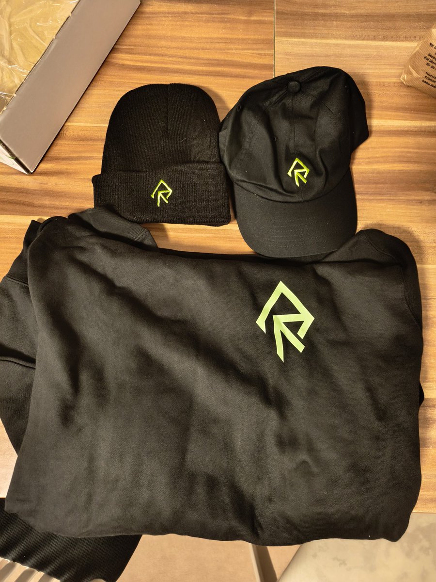 CandyAndy tweet media