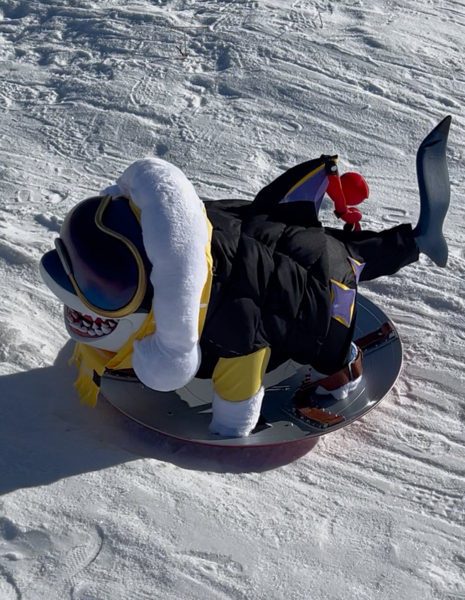 Sentinel_pr1me's tweet image. Sledding day!                                     #marvelrivals #deadpool #jeffthelandshark