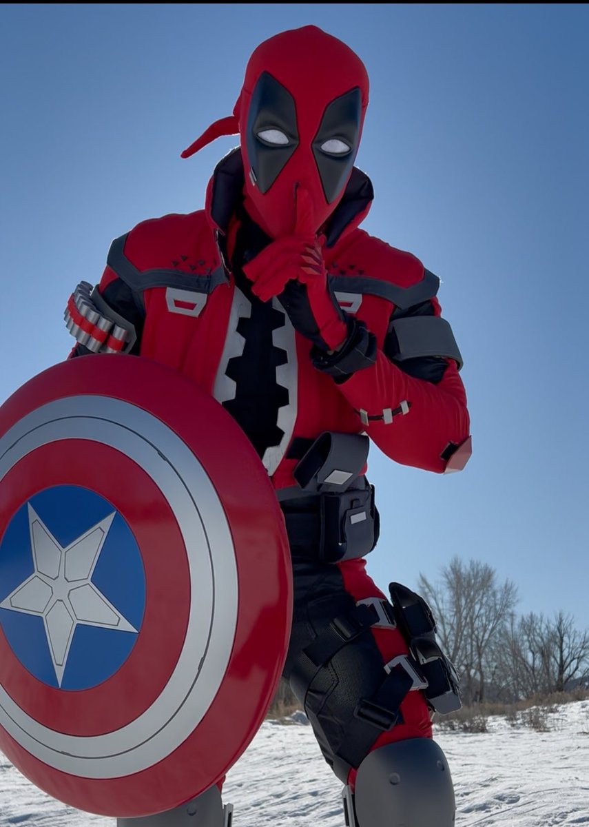 Sentinel_pr1me's tweet image. Sledding day!                                     #marvelrivals #deadpool #jeffthelandshark