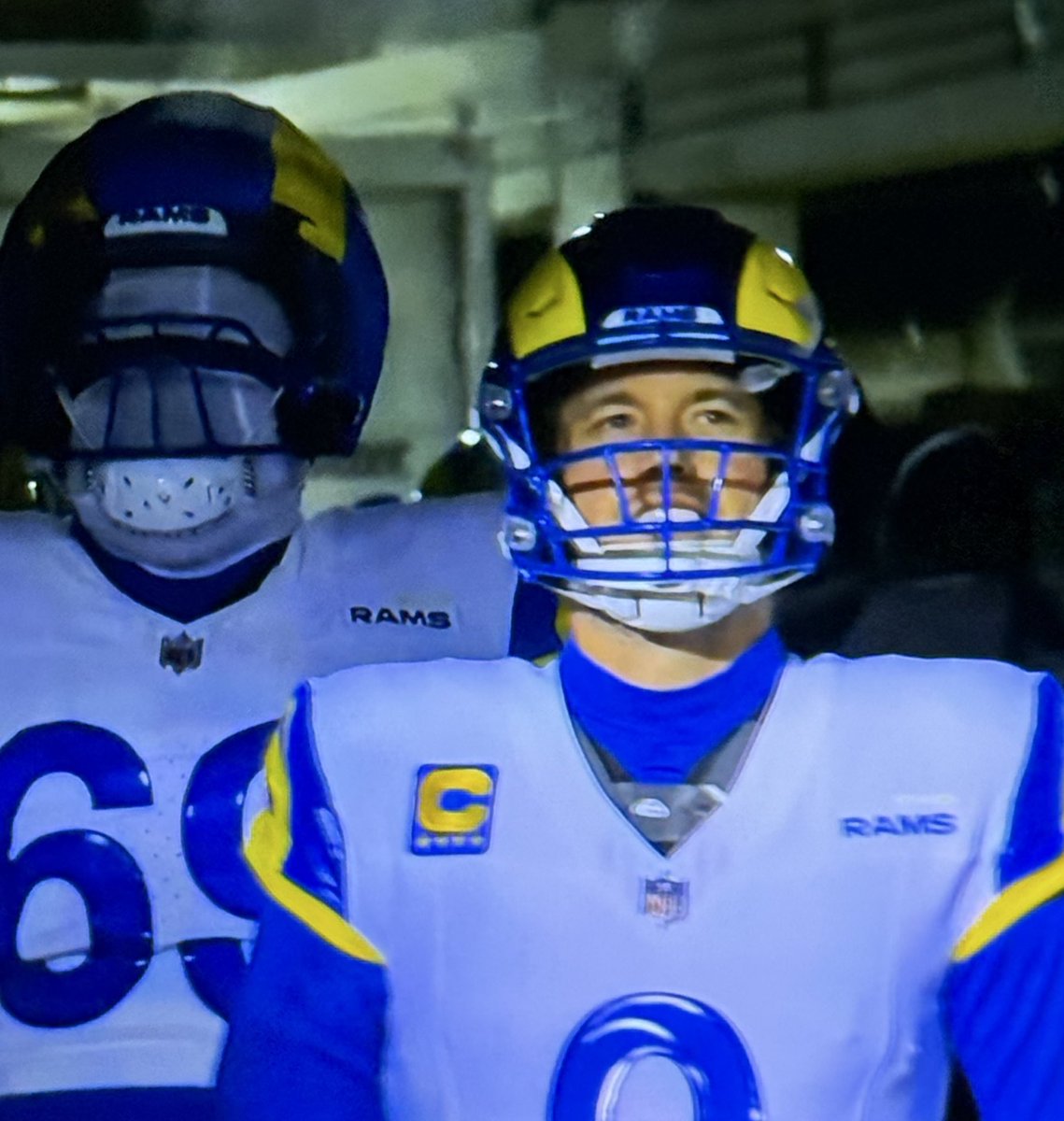 Super70sSports's tweet image. Bro behind Stafford looking like an inflatable lawn decoration …