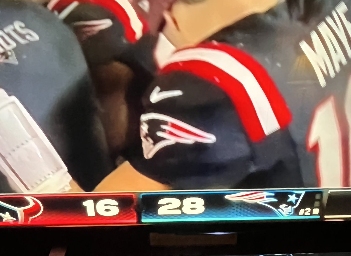 Laura Carlo tweet media