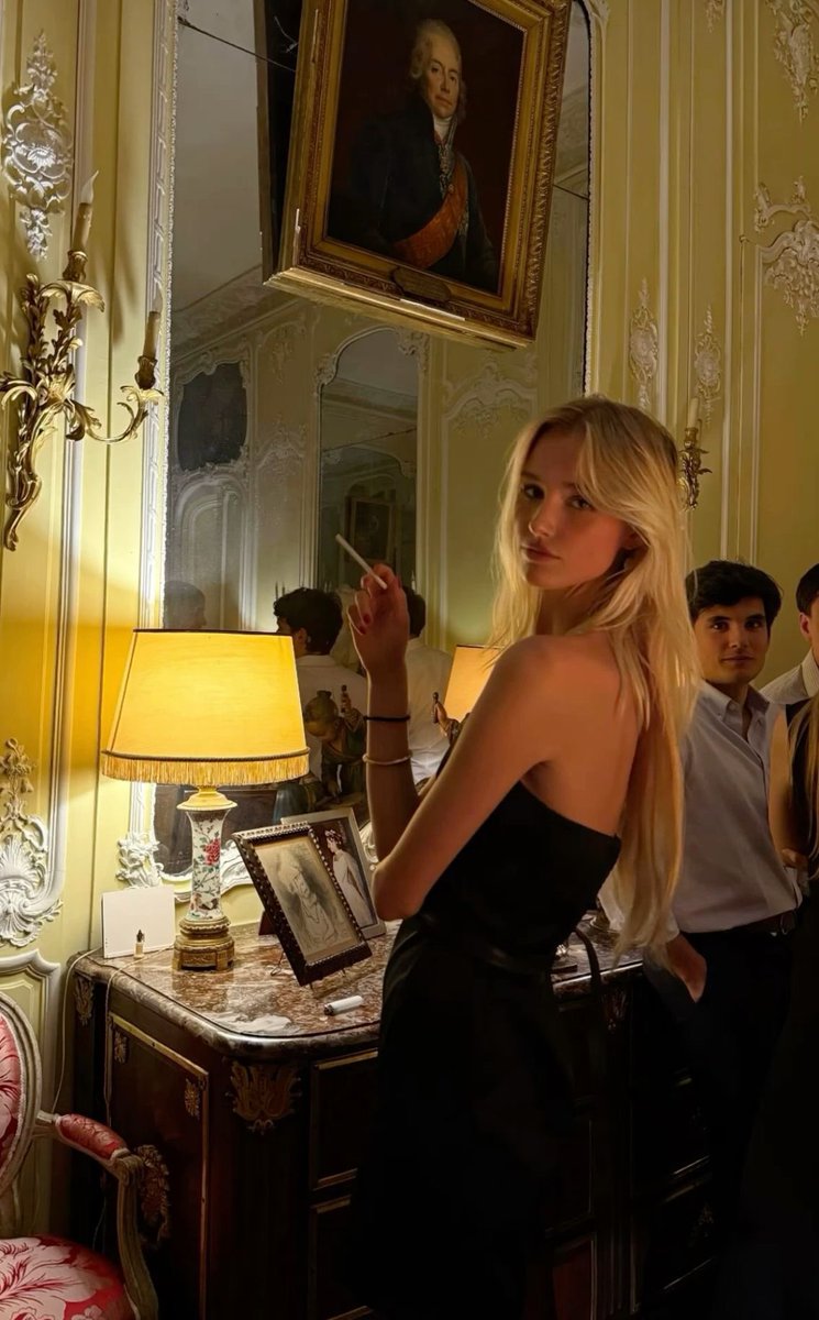 alecttrona's tweet image. Save blondes, not refugees.