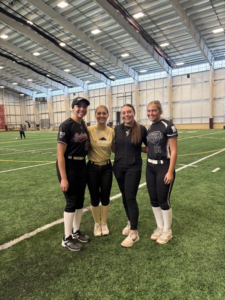 C__Jackson28's tweet photo. Thank you @Gannon_Softball for the amazing camp today! I learned so many new drills and had a lot of fun!! Thank you to the staff and players!
Also saw some of my high school teammates Alivia and Elli!
@chetrinaldi26 
@batbustersiwema https://t.co/GNskkq6gDS