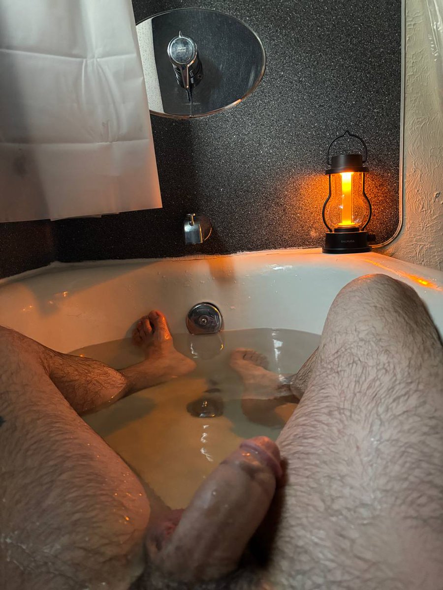Ya en el hotelito. A ver quien quiere caer 😈