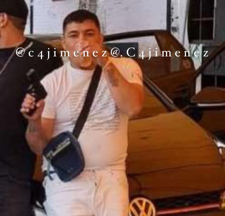 c4jimenez's tweet image. EN IG / EN C4
AL TAMBO, el JEFE de LOS GANSOS
Josué Damián Mendoza
El Ganso.
Extorsiona, roba, mata…
Junto con su hermano, mamá, cómplices… 
-Así se lucia armado en IG; lo exhibimos en 2025
-Así lo detuvo Inteligencia d @SSC_CDMX
@FiscaliaCDMX ya lo encerró en el Rec. Oriente.