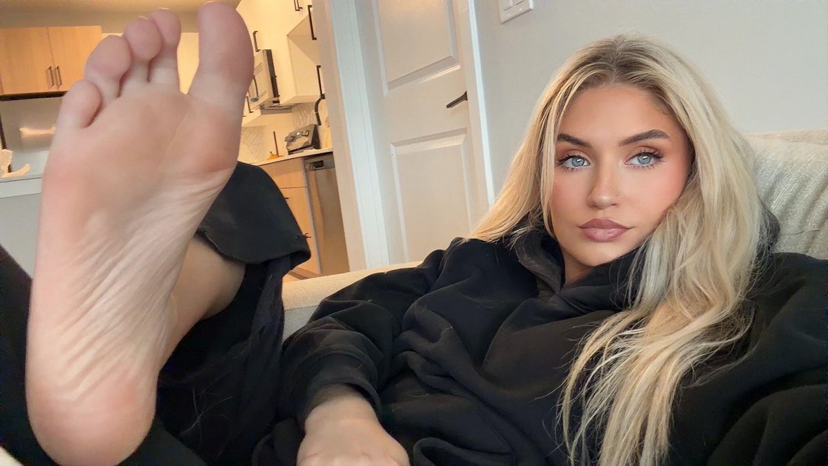 BrattyyMyla's tweet image. Try not to get obsessed. Or do.