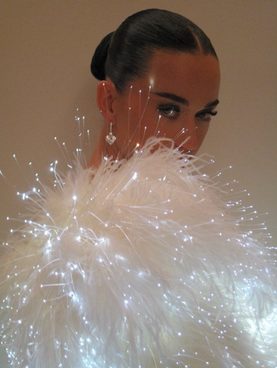 katyspics's tweet image. katy perry 2026