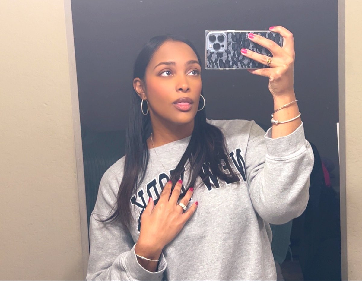 Million Dollar Baby 👑 (@itsmadqueen) on Twitter photo 