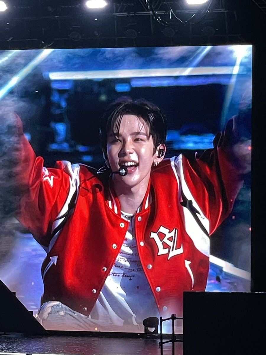 LeeJemsiee's tweet image. And I saw them talaga HAAAHHAHAHAHAHA