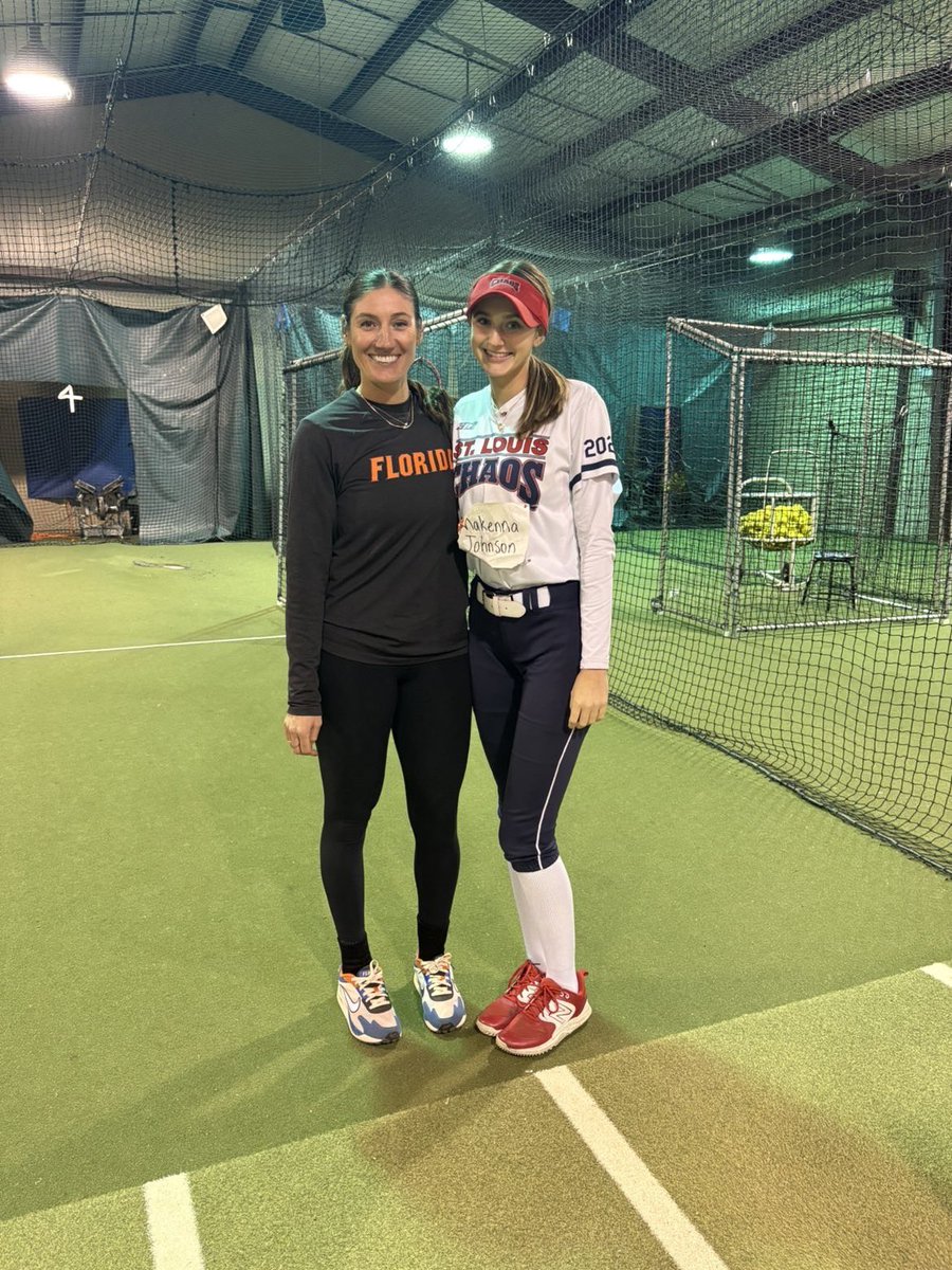 I had another amazing time at <a href="/GatorsSB/">Gators Softball</a> camp! Thank you <a href="/_TimWalton/">Tim Walton</a>, <a href="/Coach_AT/">Aric Thomas</a>, <a href="/FranEnea10/">Francesca Enea</a>, and <a href="/svanbrak/">Stephanie VanBrakle Prothro 🥋</a> for having me back at camp! I always have such a great time and learn so much! I’m grateful for the experience and can’t wait to come back again! 🥎🐊 

<a href="/LineDsoftball/">Line Drive Media</a>