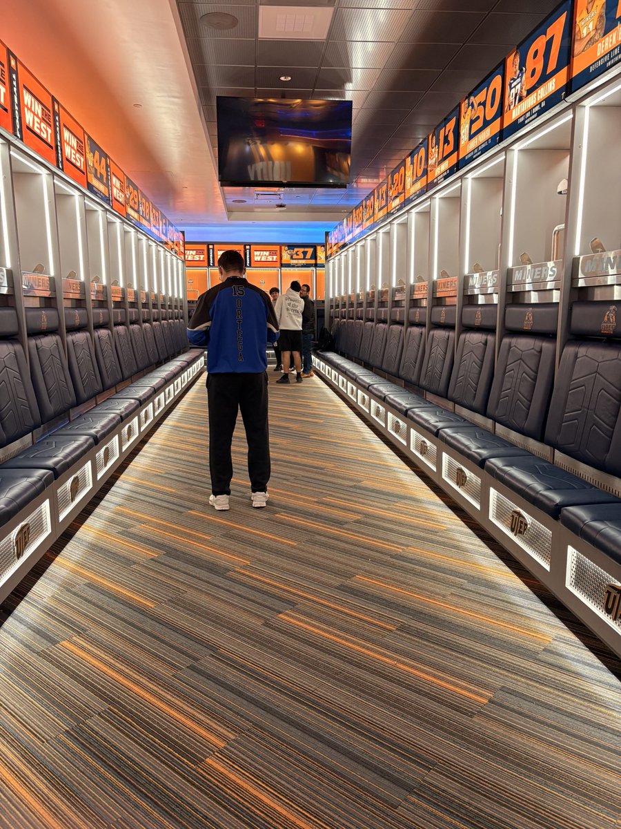 BrysonBloom's tweet image. Had a great time at @UTEPFB Junior day, can’t wait to get back out there for spring practice and camps! @CoachKSigler @Coach_Avina @CoachBobbyDaly @CoachKyleBeyer @cjrecruiting2 @CoachCiscoAHS @CoachKyleShoot @AaronCisco4