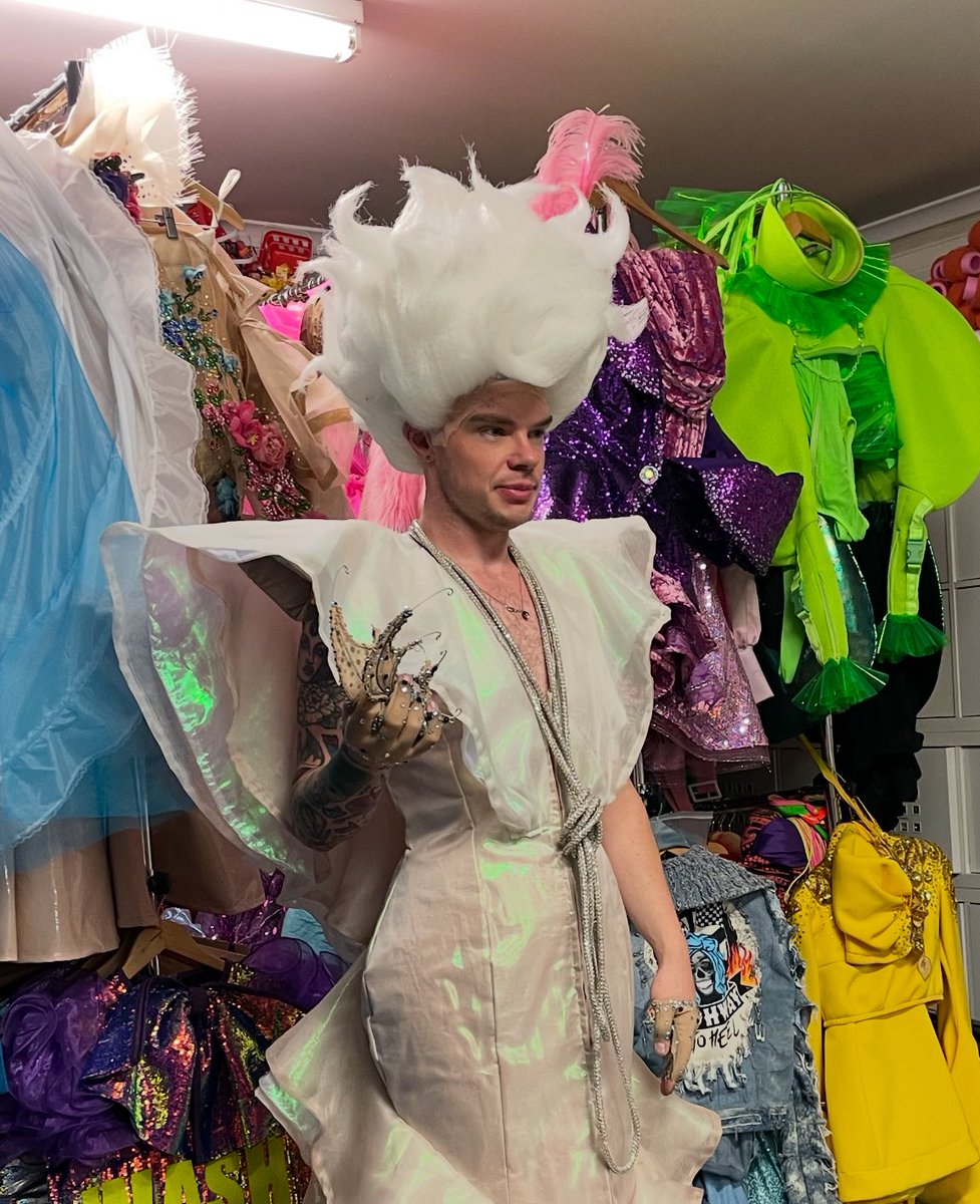 Art Simone tweet media