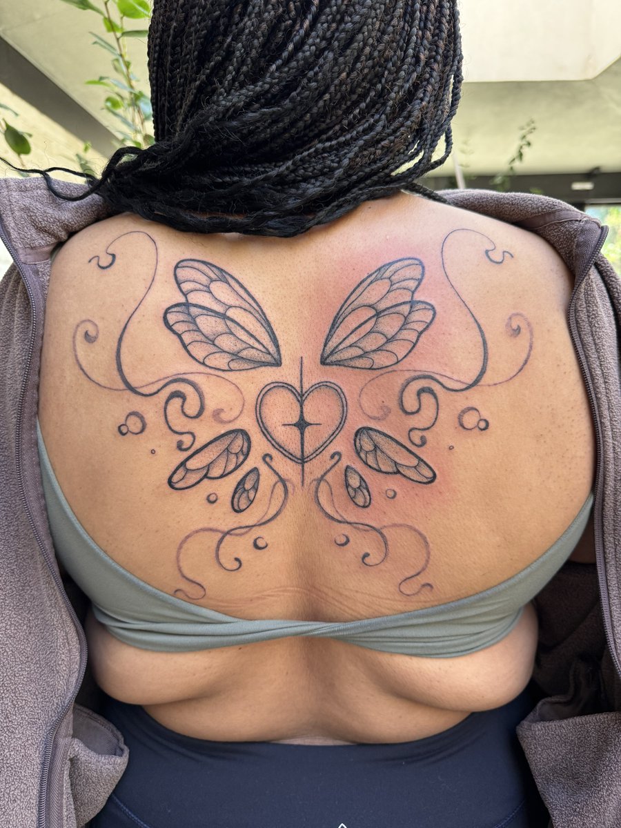 jasinkcreations's tweet photo. flowy wing backpiece 💗 🦋 https://t.co/rFd3JBn4VS