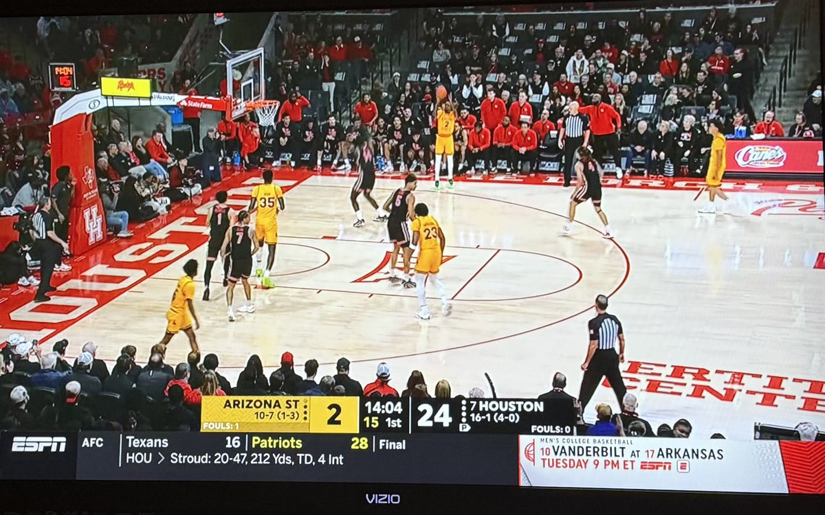 nickbateman33's tweet image. “Dad what was it like watching prime Kelvin Sampson Houston back in the day?”