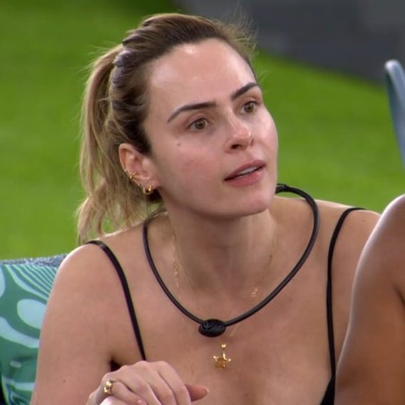 micaelgteam's tweet image. Ana Paula Renault sobre a Karol G:

"Eu fui no show dela em São Paulo, a mulher é perfeita. A turnê dela é a melhor que já fui na vida, a Karol é a melhor da América Latina sem dúvidas, o último álbum dela é uma verdadeira obra latina. Queria que tivesse show dela aqui no BBB."