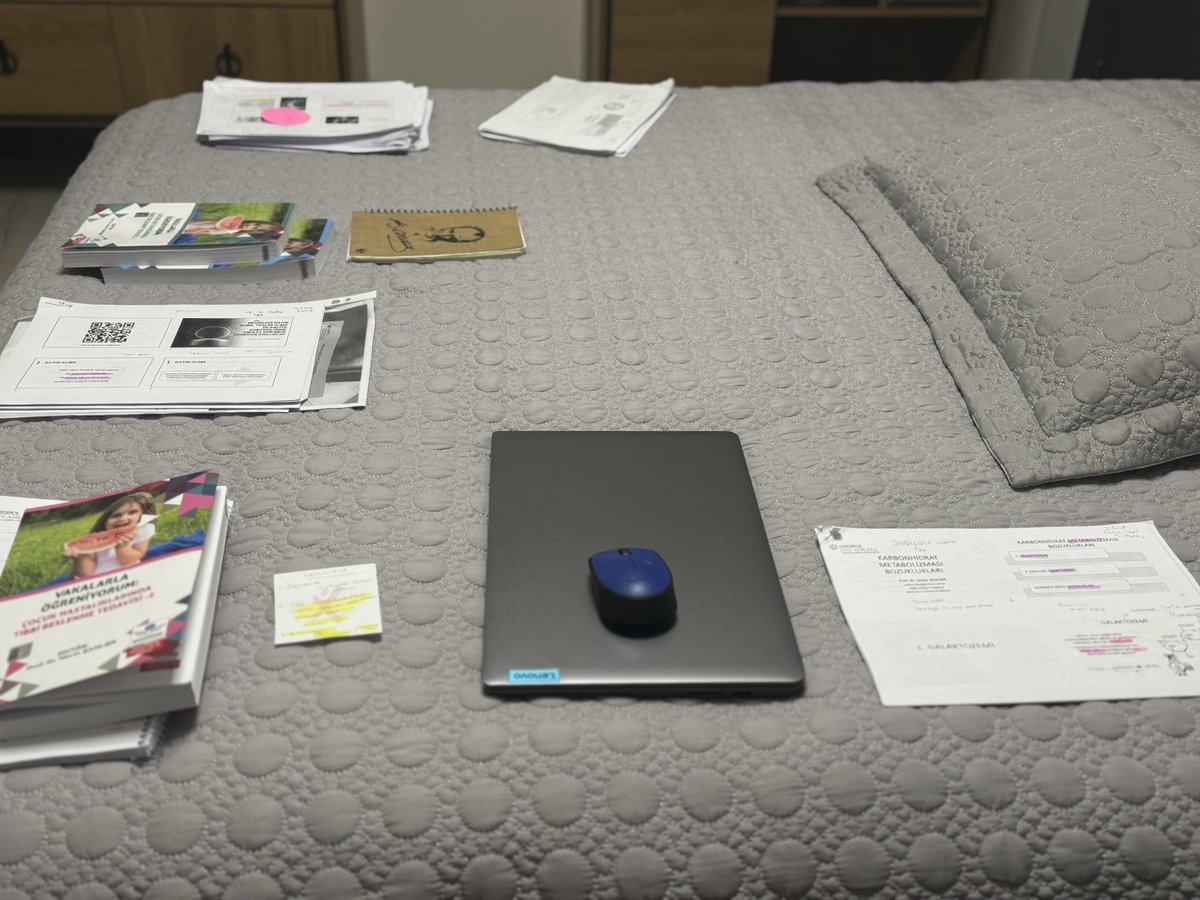 Ve arkadan bi ses gelir..
Ben bu kurtlar sofrasından çıkamazsam ona yanarım…
Toplum beslenmesi,çocuk,erişkin ne ararsan var🥲