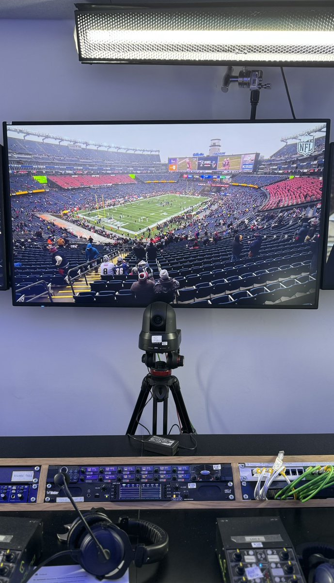 sagastiker's tweet photo. Divisional Round / Game 3

¡VAMOS A POR ESE TEXANS-PATRIOTS!

⏰21:00h
📍BeMad @BeMad_TV 

Puede que este sea uno de los partidos que más ilusión me haga comentar en televisión de toda mi vida…

¡Nos vemos enseguida! https://t.co/XNm0oEcSYh
