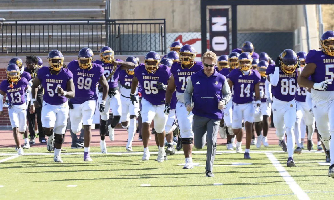 SemajB154's tweet photo. Super blessed to receive an offer from Dodge city @CoachTWilson20 @OLCoachDerico @PJHS_FB @_McCollom_Steve https://t.co/qWZXHzpNof