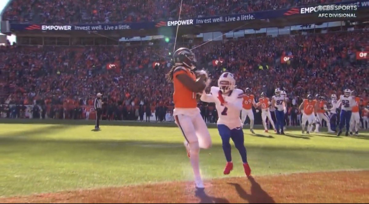 Pro__Trading's tweet image. Hey, look Bill's fans. I can screenshot a millisecond where a player has the ball and ignore everything that happens after that and call it a catch too.

Lil Jordan Humphrey definitely caught that touchdown pass in the first quarter.

It's obvious that the refs were rigging the…