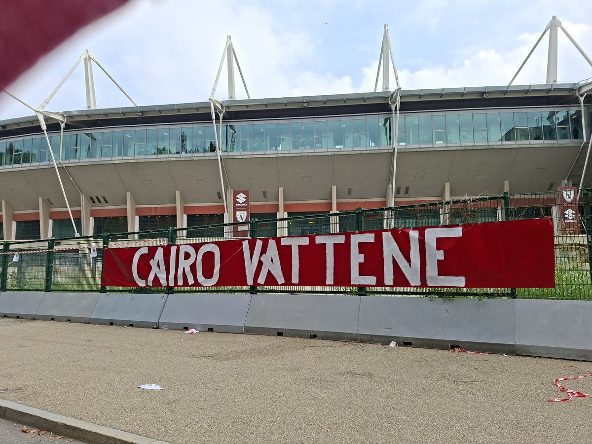 <a href="/TorinoFC_1906/">Torino Football Club</a> Urbano Cairo devi vendere VATTENE VATTENE #cairovattene