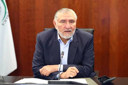 No, <a href="/adan_augusto/">Adán Augusto López H</a> no se va a ningún lado, a ninguna embajada. Se queda donde está y seguirá tejiendo fino para los asuntos que la presidenta le encomiende. Todo lo demás son rumores y especulaciones. <a href="/NicoBellizia/">Nicolás Bellizia</a>