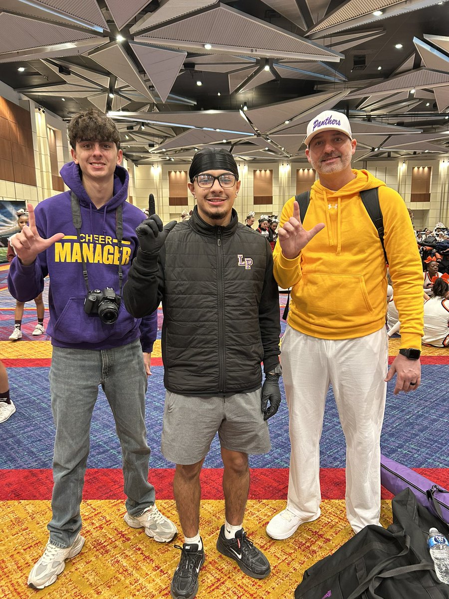 Danielle Caples tweet media