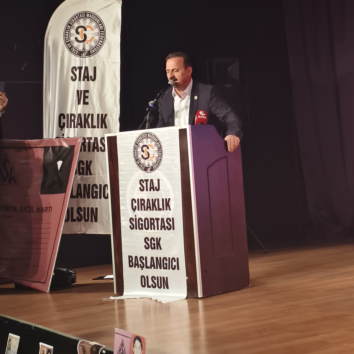 <a href="/ankahabera/">ANKA Haber Ajansı</a> Çocuk yaşta işçi olduk,emek verdik, alın teri döktük, ezildik, yıprandık, yaralandık.

Çırak Ve Stajyer 
Çocuk Yaşta Tam Bir Fiil Çalıştık,Ürettik 

4A Tescil Tarihimiz SGK Başlanğıcı Sayılsın..
<a href="/Akparti/">AK Parti</a>
<a href="/MHP_Bilgi/">MHP</a>

Kartal'dan Yükselen Ses #StajÇıraklıkSGKBaşlangıcıOlsun