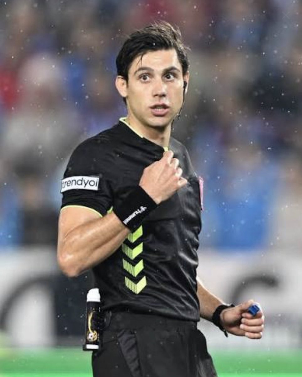 Mutluyuz diye çektiğin operasyonu unuttuk sanma !

2 net penaltımızı vermedin !

Maçın sonlarında kontramızı kesip rakibe saçma sapan faul verdin !

Eninde sonunda bu çarkınızı bozacağız İnşaallah ! <a href="/TFF_Org/">TFF</a> <a href="/MHK_Resmi/">Merkez Hakem Kurulu</a>