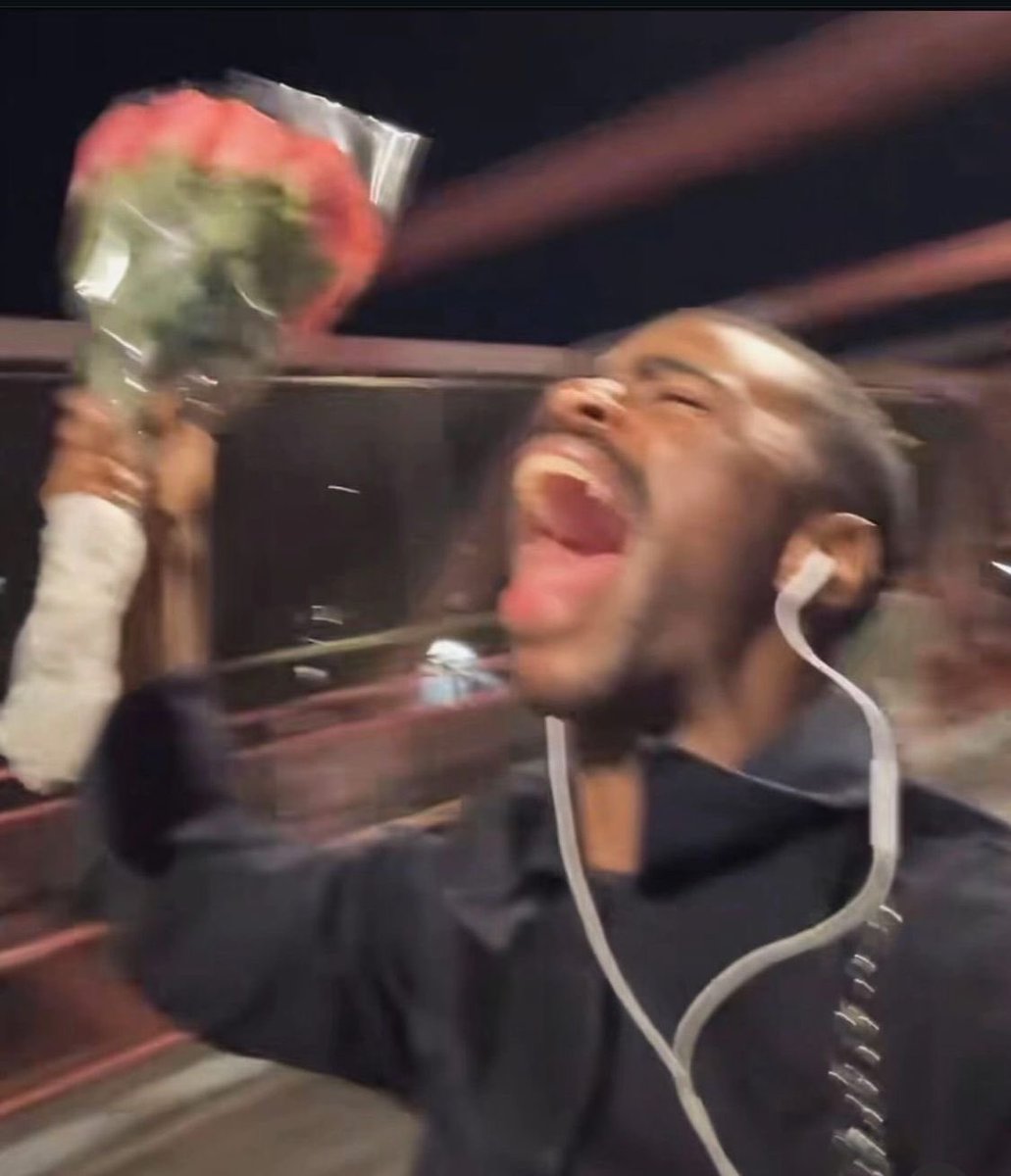 jenyeonluviy's tweet image. EMPTYYYY OUT THOSE POCKETS BABYYYY YOU KNOW I AINT MESSIN WITH NO BROKE ASS MAN