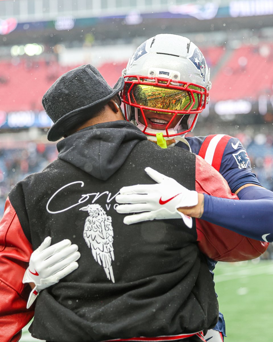 Patriots's tweet image. Island boys 🏝️

@OfficialTyLaw | @chrisgonzo28