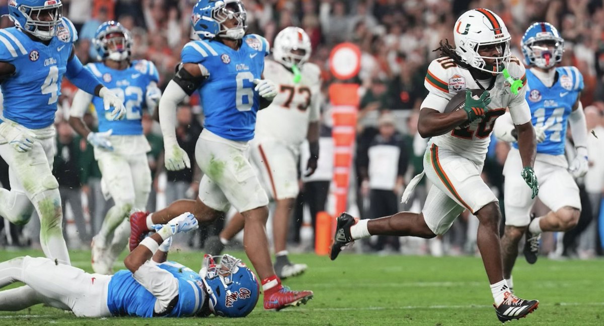 AriWasserman's tweet image. Malachi Toney bought into Mario Cristobal’s vision for Miami and helped make it real

Column: on3.com/news/malachi-t…