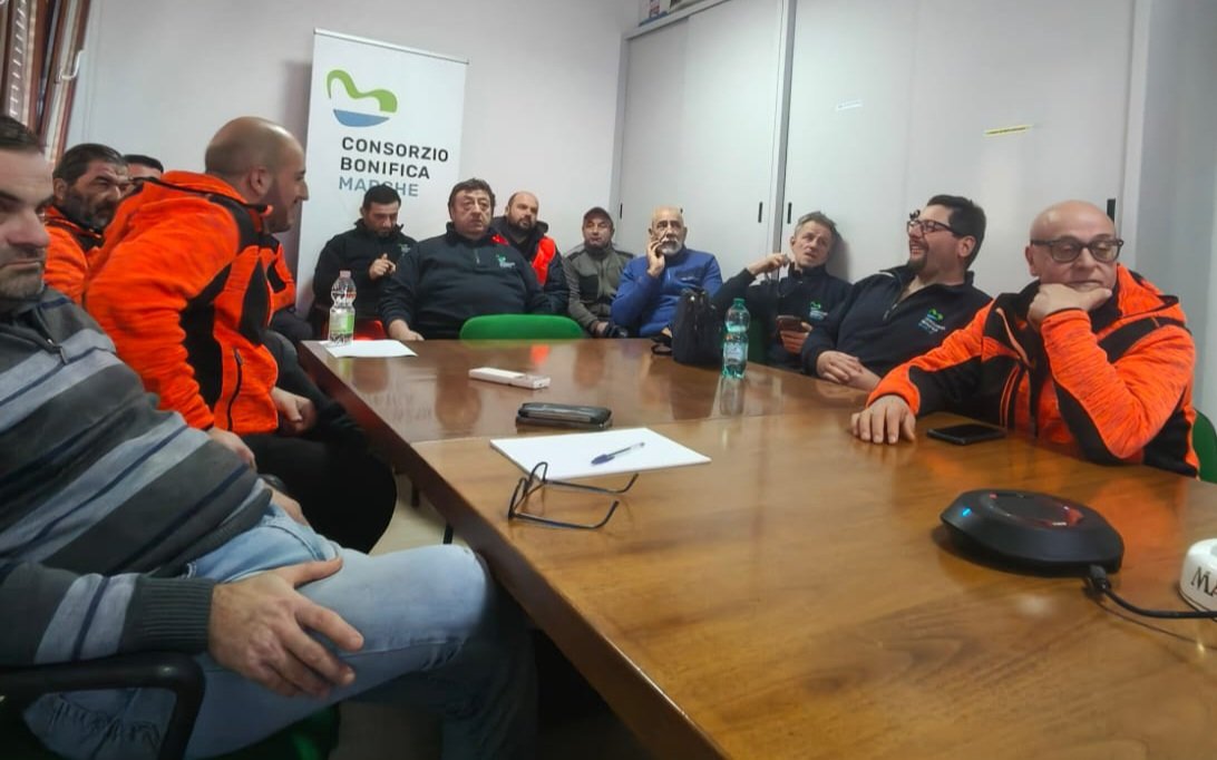 DSantini74's tweet photo. 15.01.26 #ConsorzioBonificaMarche #AssembLee #Macerata (MC) e #Pedaso (FM) : P.O.V. e situazione attuale. Per @fai_cisl Marche #SRBarba conduce con assistenza di #SRMonaLdi. @cislmarche https://t.co/Zh654BF6aB