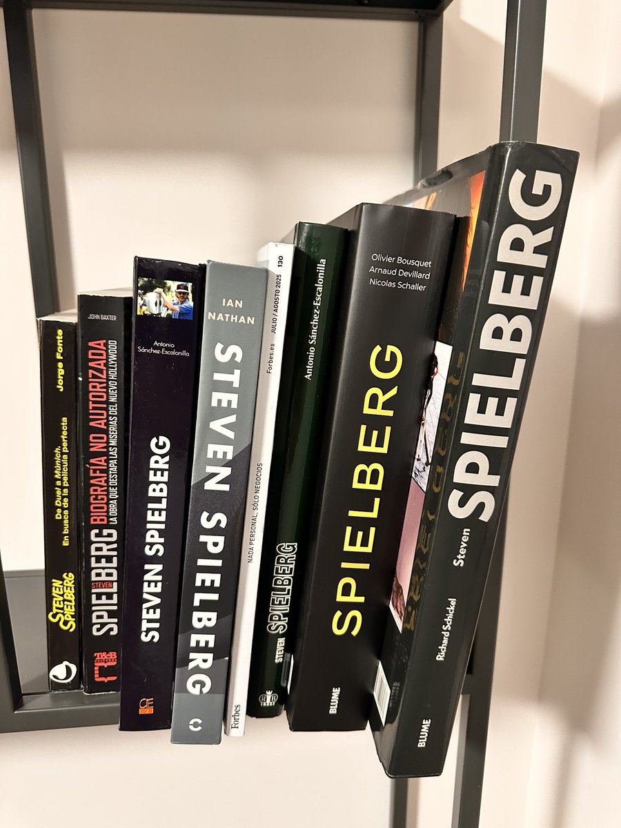 John Ford a Steven Spielberg: “Recuérdalo bien: Cuando el horizonte está abajo es interesante. Cuando el horizonte está arriba es interesante. Cuando el horizonte está en medio es un bodrio de cojones.”

LOS FABELMAN / Steven Spielberg

go.ivoox.com/rf/163100438