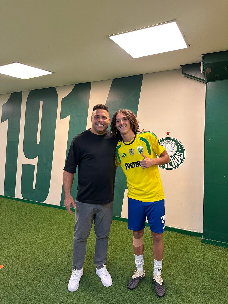 MattheusDedo's tweet photo. Sou campeão da Kings World Cup Nations no nosso país, ao lado da nossa torcida, que lotou o Allianz Parque com mais de 41 mil pessoas! Obrigado meu Deus por esse momento inesquecível vestindo a amarelinha 💚💛🇧🇷🏆 https://t.co/fH2jrIJYmo