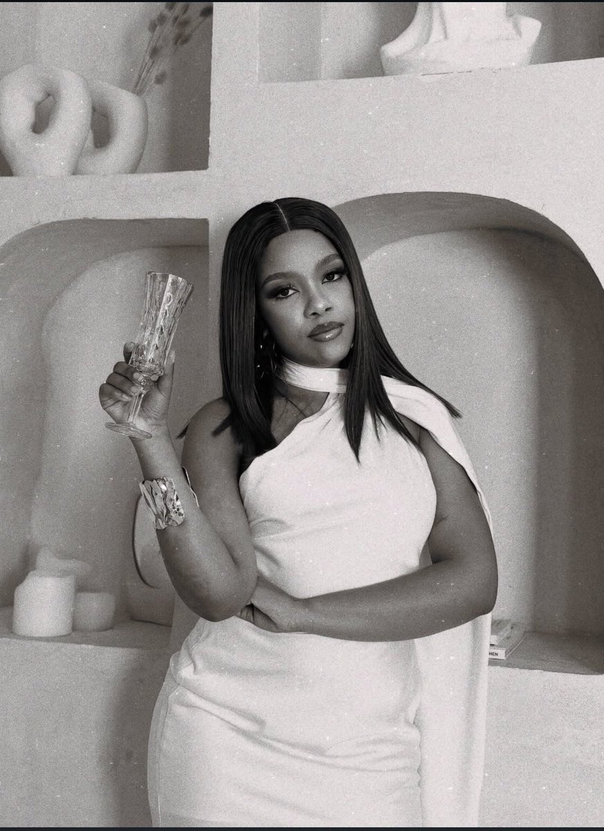 liemapantsi's tweet image. There’s confidence, there’s delusion, and then there’s self-awareness quietly watching both.
Liema moves with clarity, not noise

#LiemaPantsi #BBMzansiS6