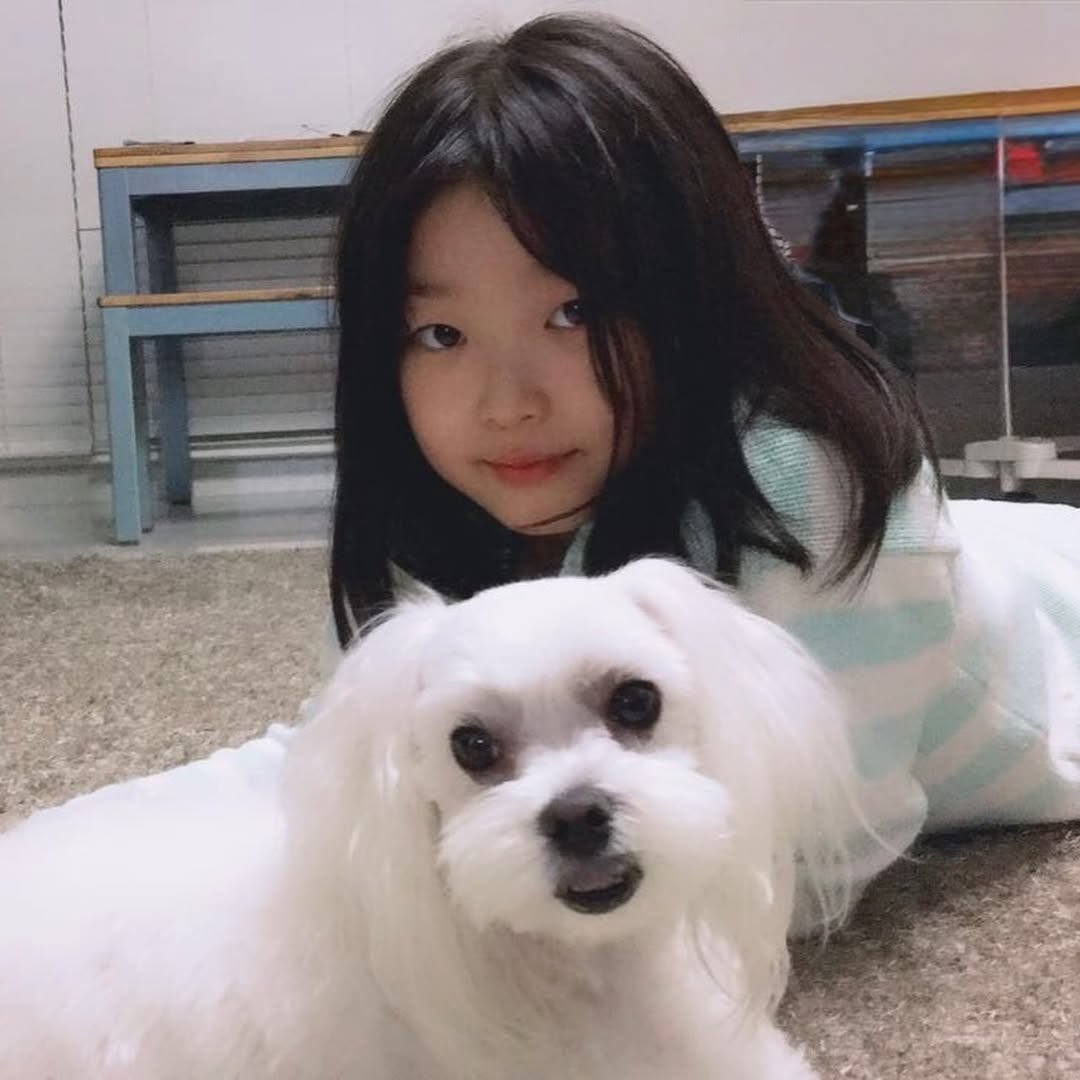 KATSEYEBRASIL's tweet image. NENÉM! EYEKONS World via Instagram. 

"2016 por Yoonchae 🩵"